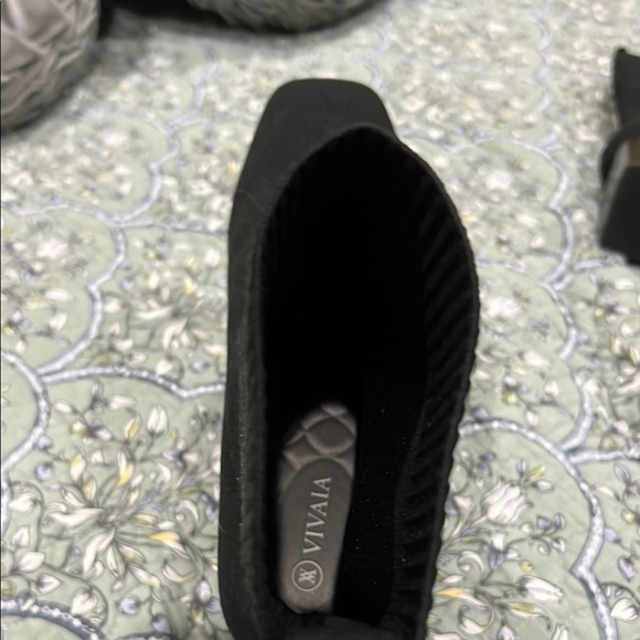 Sleek Black Knit Ankle Boots with Block Heel - Picture 5 of 5